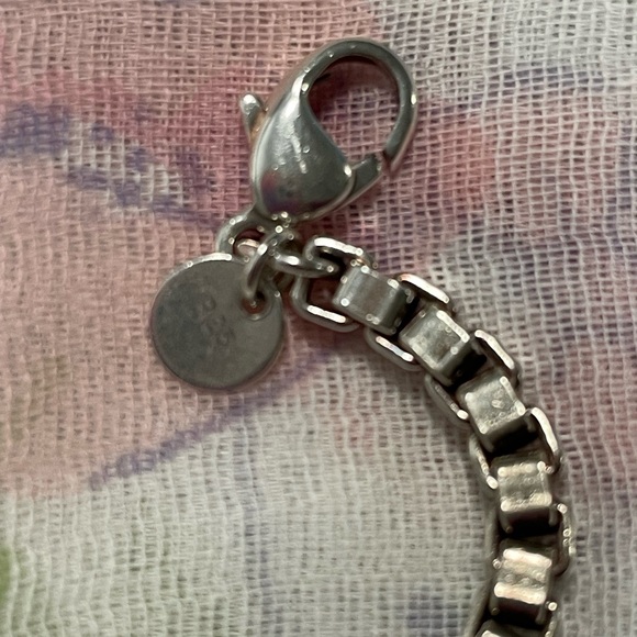 Tiffany & Co. Silver Chain Bracelet with Teal Pouch 7” - Picture 3 of 4